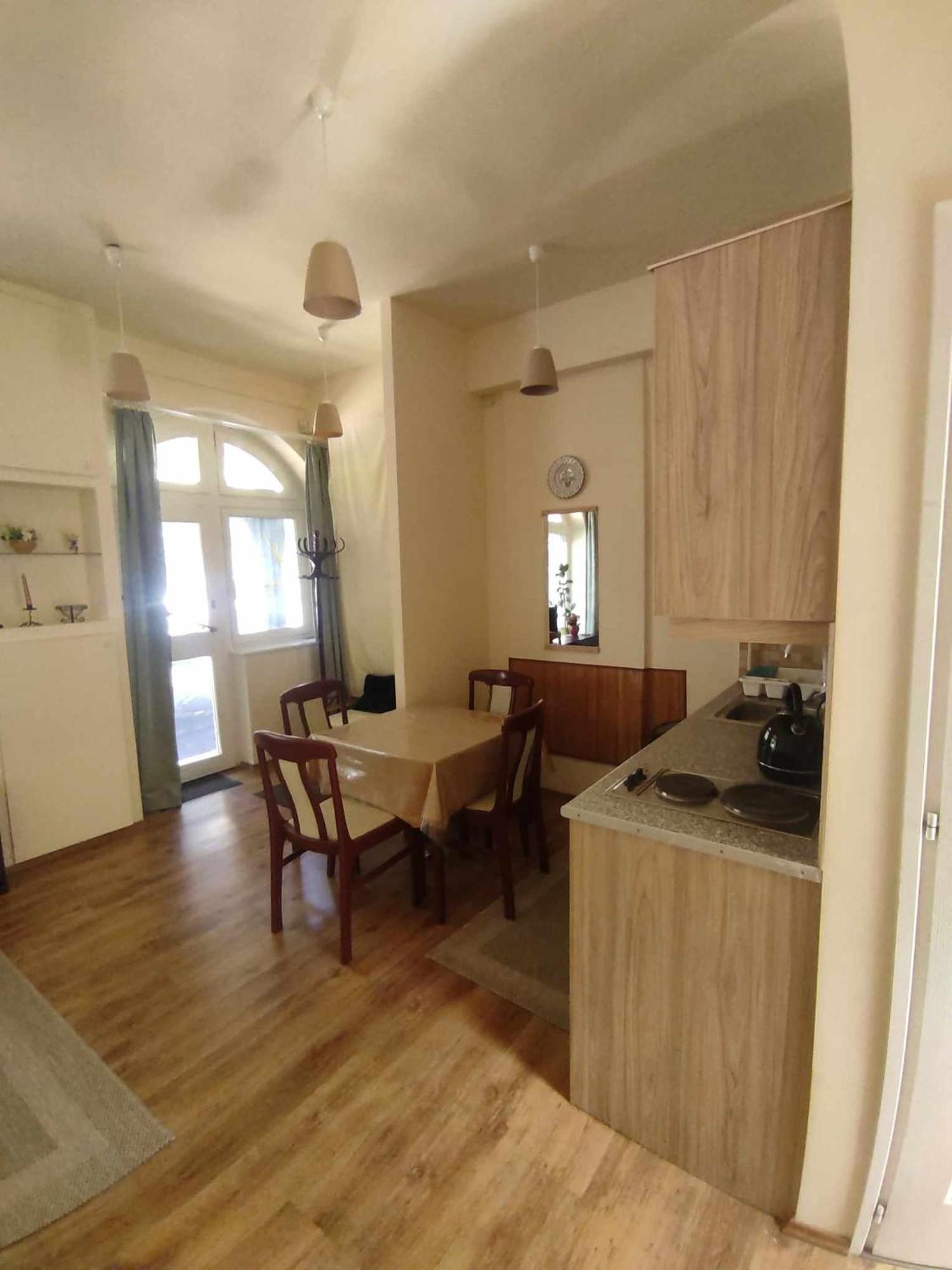 Cehmesterek Apartman Eger Exteriör bild