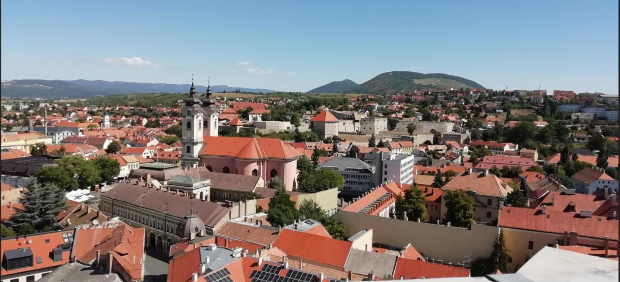 Cehmesterek Apartman Eger Exteriör bild