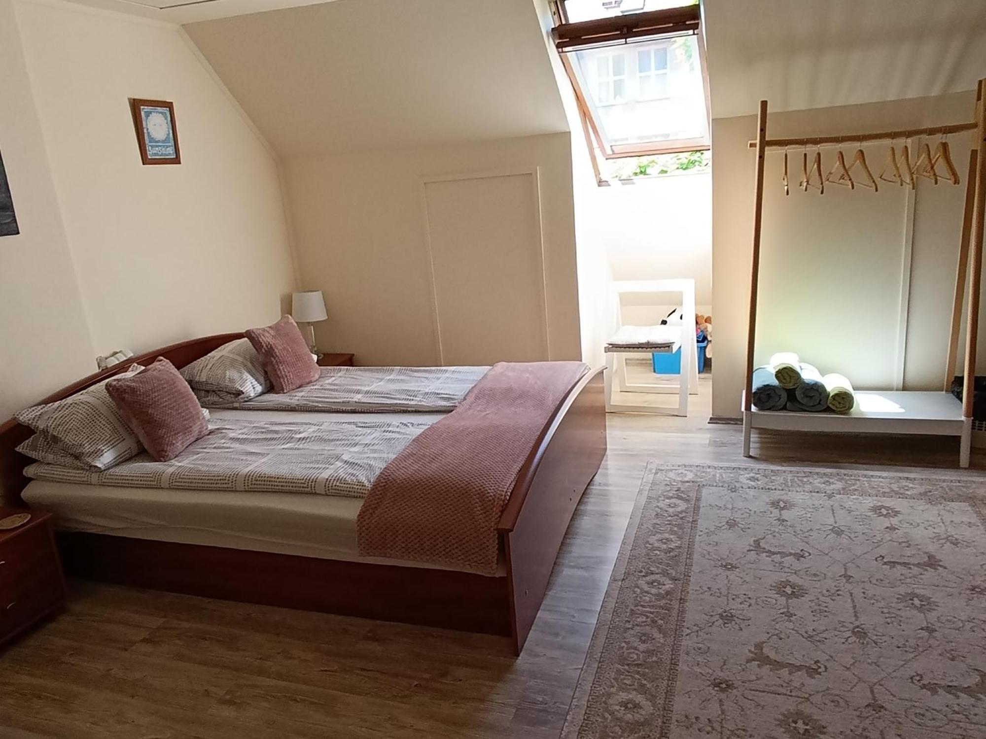 Cehmesterek Apartman Eger Exteriör bild
